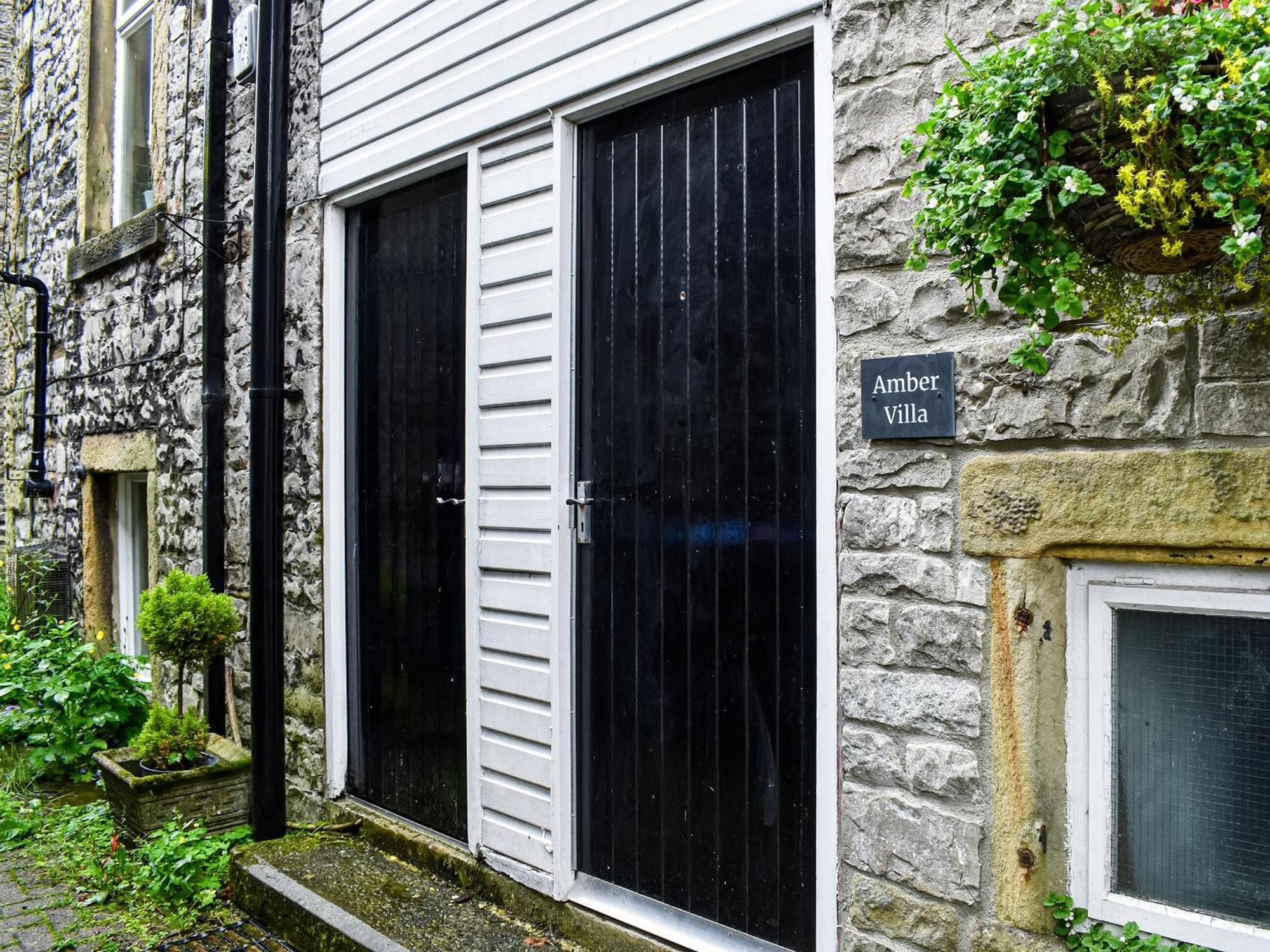 Amber Villa Tideswell Exterior photo